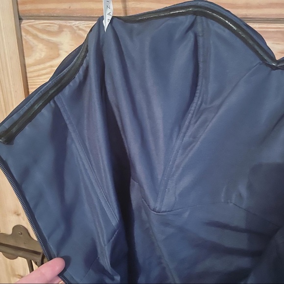 Azazie Yazmin Dark Navy bridesmaid dress - size 34 bust, 27.5 waist, 37.5 hips - Picture 5 of 12